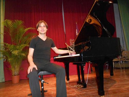 12-Ganadores-2013-Sasha-Grynyuk